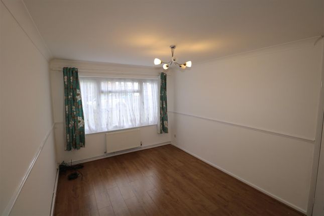 Thumbnail Maisonette to rent in Luther Close, Edgware