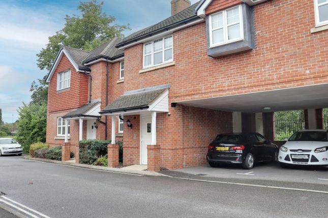 Thumbnail Terraced house for sale in Limes Close, Redhill