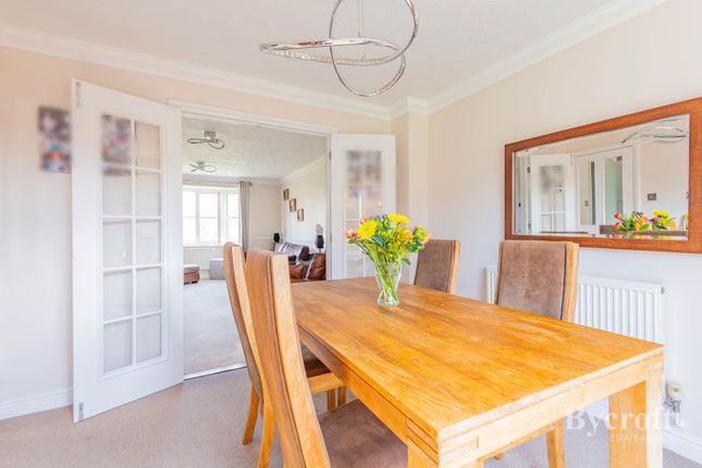 36, Howley Gardens, Lowestoft photo 4