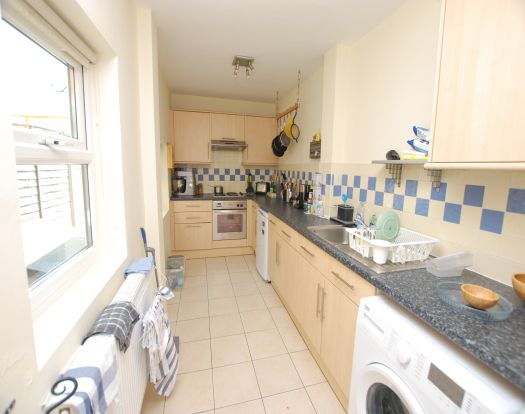 Semi-detached house to rent in Church Road, Slapton, Leighton Buzzard