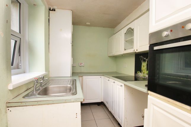 41, Ystrad Road, Pentre photo 3