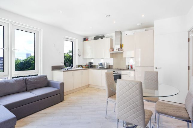 21 Jasmine House Juniper Drive, London photo 4