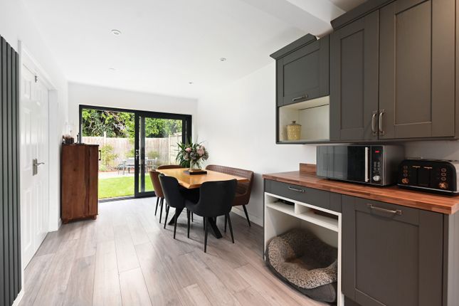56, The Glebe, Camberley photo 4