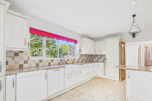 11 Eastfield Close, Lincoln photo 4