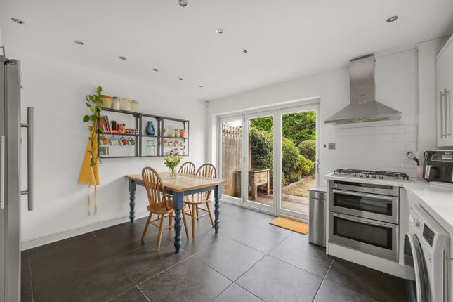 61, Heath Road, Weybridge photo 4