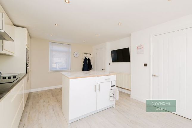 72, Bradford Road, Wakefield photo 3