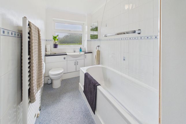 8 Hilary Close, Polegate photo 3