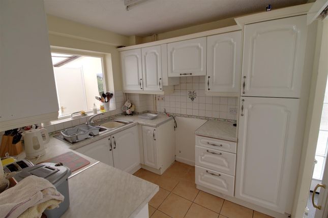 24, Lakeside, Newent photo 4