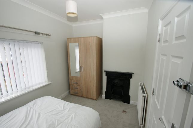 Room 1, 25 Enfield Road, Ellesmere Port photo 5