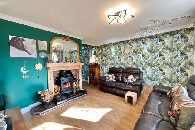 11 Churnet Grove, Stoke-On-Trent photo 2