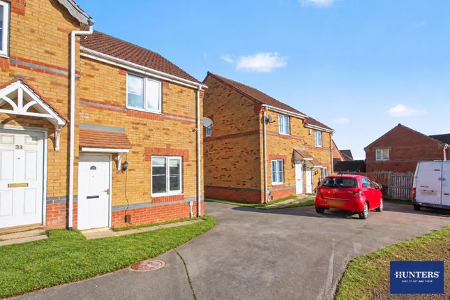 35, Thornroyd Drive, Bradford photo 2