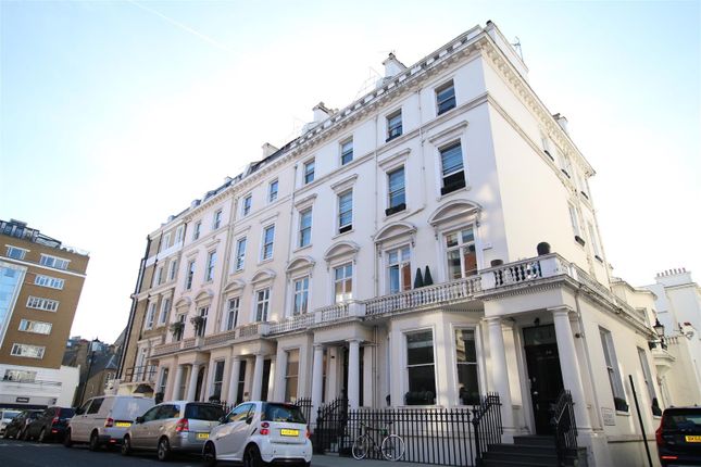 Thumbnail Property to rent in Queensberry Place, London