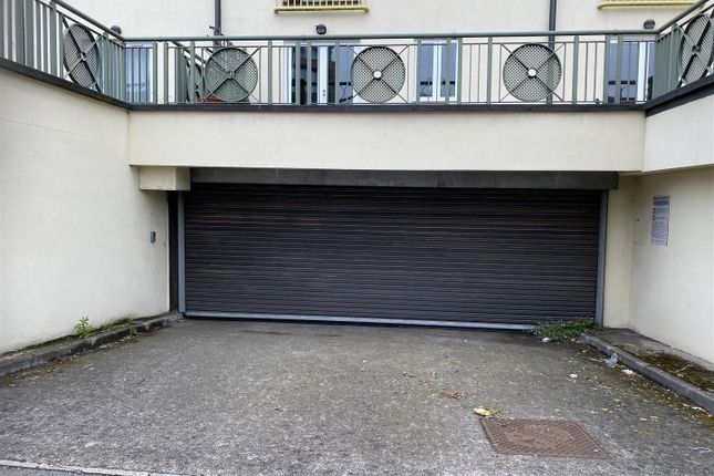 Parking/garage to rent in St. Georges Road, Bristol