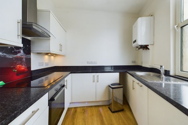 Flat to rent in The Stables, Queens Road