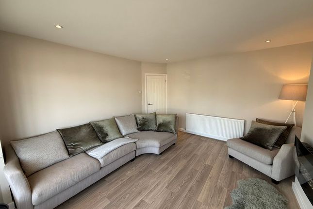 60, Aberdale Gardens, Potters Bar photo 3