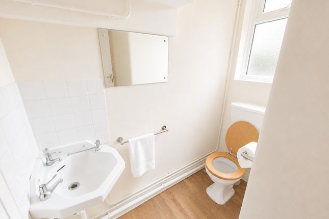 38, Wilton Avenue, SOUTHAMPTON photo 3