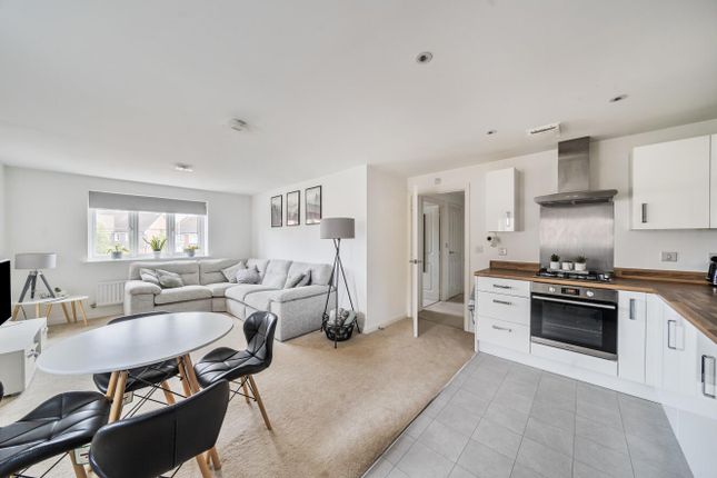 Flat 6, 2, Broke Wood Way, Maidstone photo 3