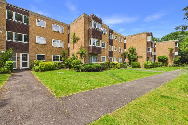 1-bed flat on 13 Eaton Court, Kemnal Road, Kent, £275,000