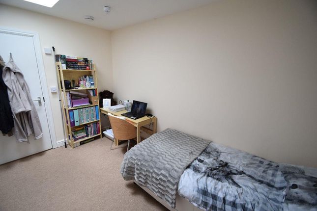 Room to rent in Bellmans Yard, High Street, Newport