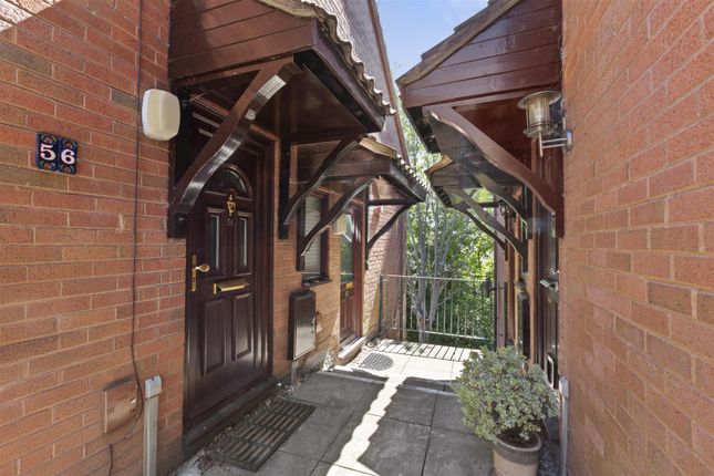 57, Wyatt Close, High Wycombe photo 2
