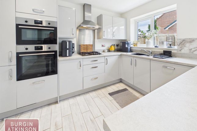 13, Forester Gardens, Retford photo 4