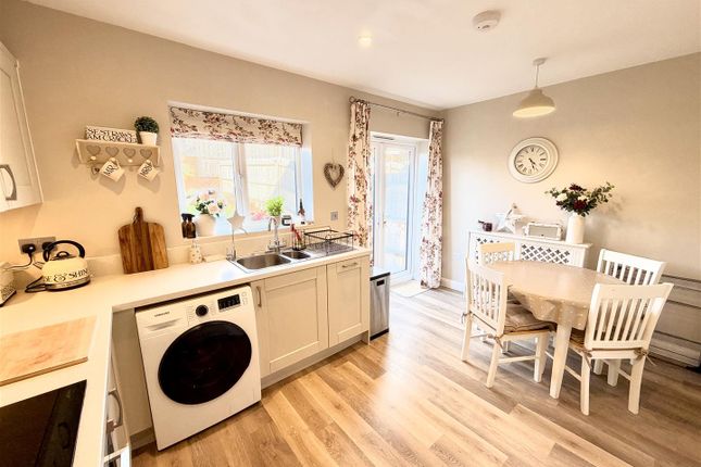 28, Merchant Crescent, Faringdon photo 5