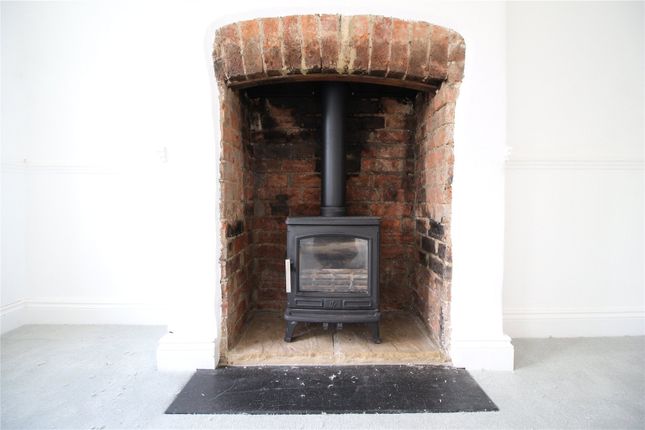 4, Chester Crescent, Gloucestershire photo 4