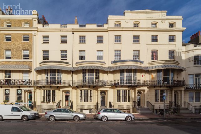 Flat to rent in Regency Square, Brighton