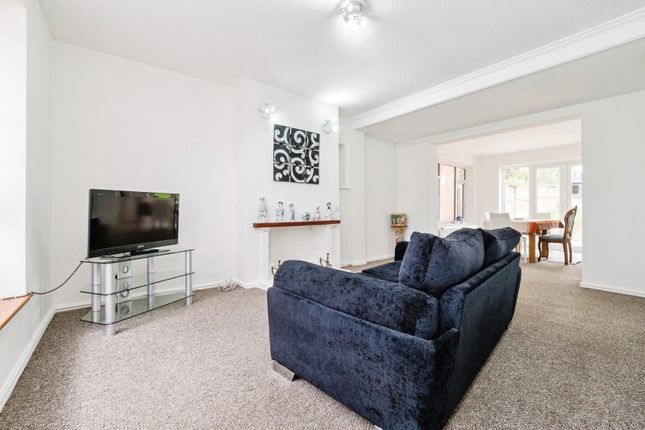 7, Warley Road, Woodford Green photo 3