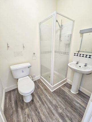 563B, Chiswick High Road, London photo 4