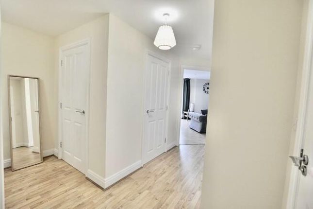 Flat to rent in Knot Tiers Drive, Upton, Northampton