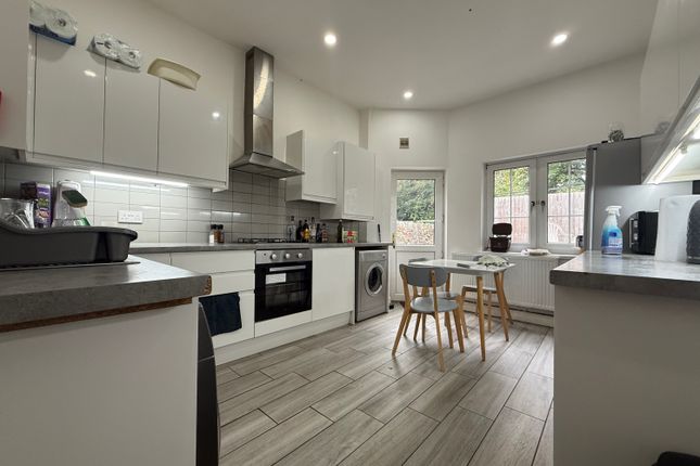 5-bed terraced on 76, Colum Road, Cardiff, £2,875/mo