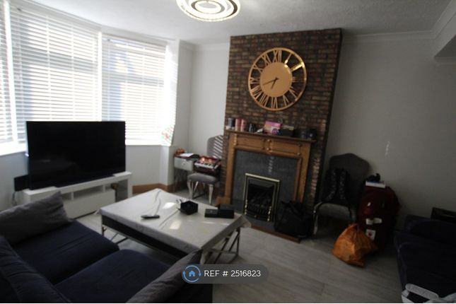 Brentwood Road, Romford photo 2