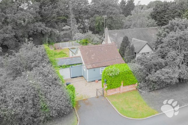 Foxgloves, Canford Avenue, Wickford photo 3