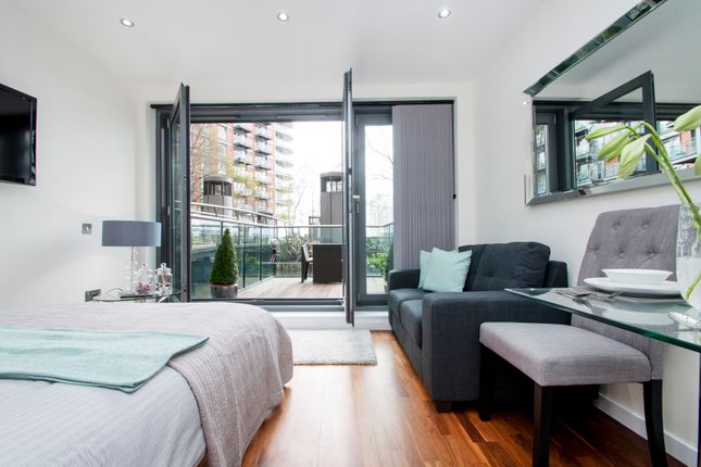 Flat 112 New Providence Wharf, 1, Fairmont Avenue, London photo 4