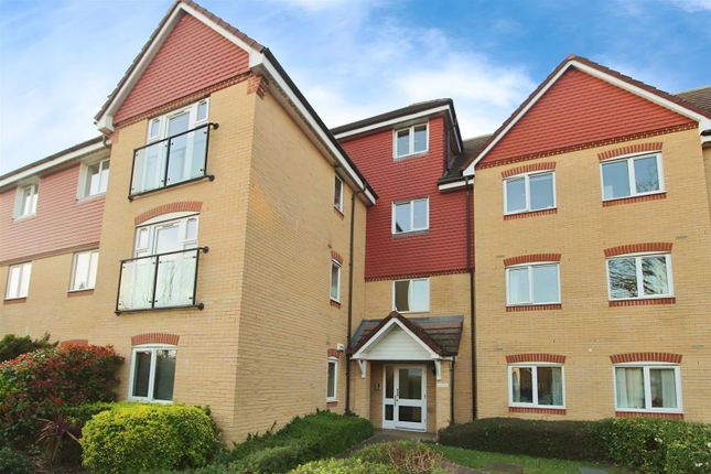 Thumbnail Flat for sale in Bower Way, Cippenham, Slough