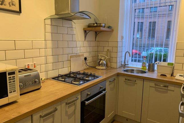 Flat to rent in Lawrence Street, Glasgow