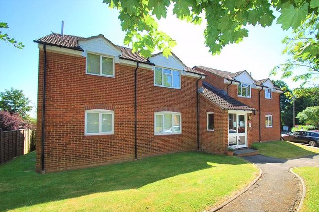 Studio for sale in Hunting Gate Drive, Chessington