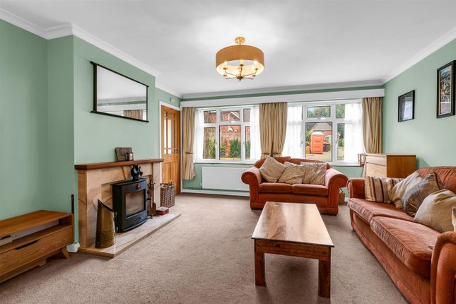 Bury Lodge, Digswell Lane, Welwyn photo 4