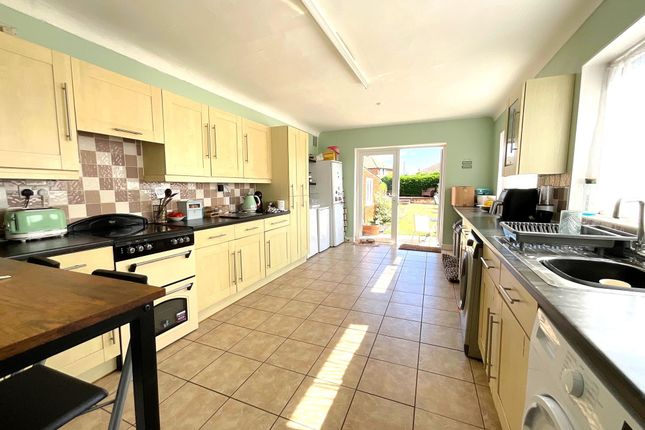 387 Scalby Road, Scarborough photo 4