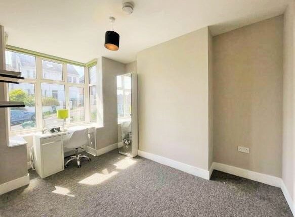 Flat for sale in Princes Road, Brighton