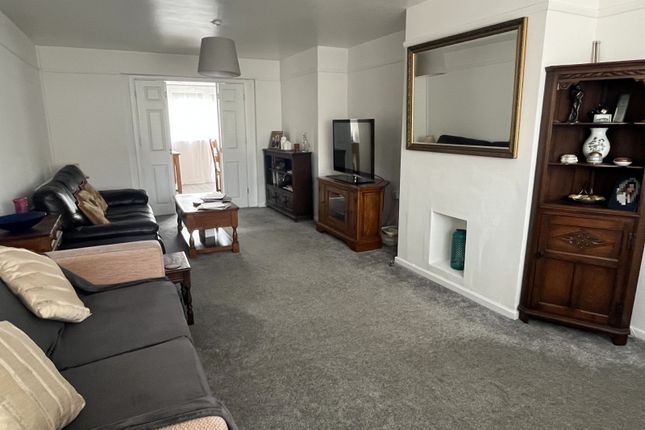 28 Warwick Place, Tewkesbury photo 2