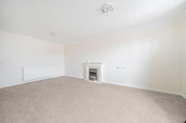 58, Avonbank Lodge, Newbury photo 2