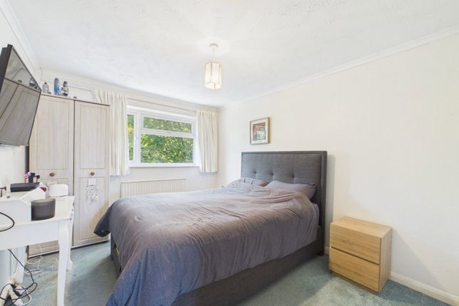 7, Cherry Tree Walk, Horsham photo 4