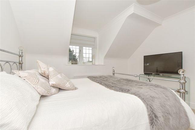 Thorneycroft Close Kingswood, Maidstone photo 4