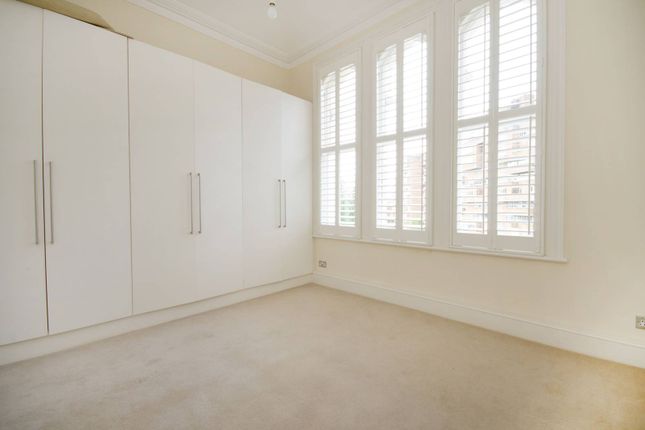 Flat to rent in Overhill Road, East Dulwich, London