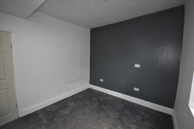 Flat to rent in Liverpool Road, Eccles, Manchester