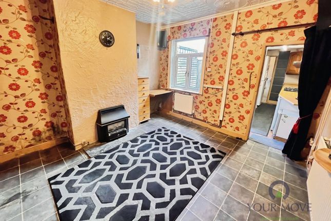 32, Queen Street, Staffordshire photo 4