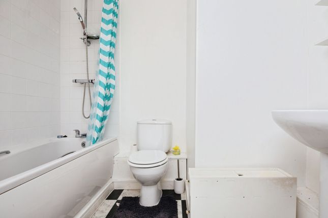 2, Lincoln Gate, 39, Red Bank, Greater Manchester photo 5