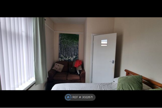 Flat, The Grove Bradford, Bradford photo 2
